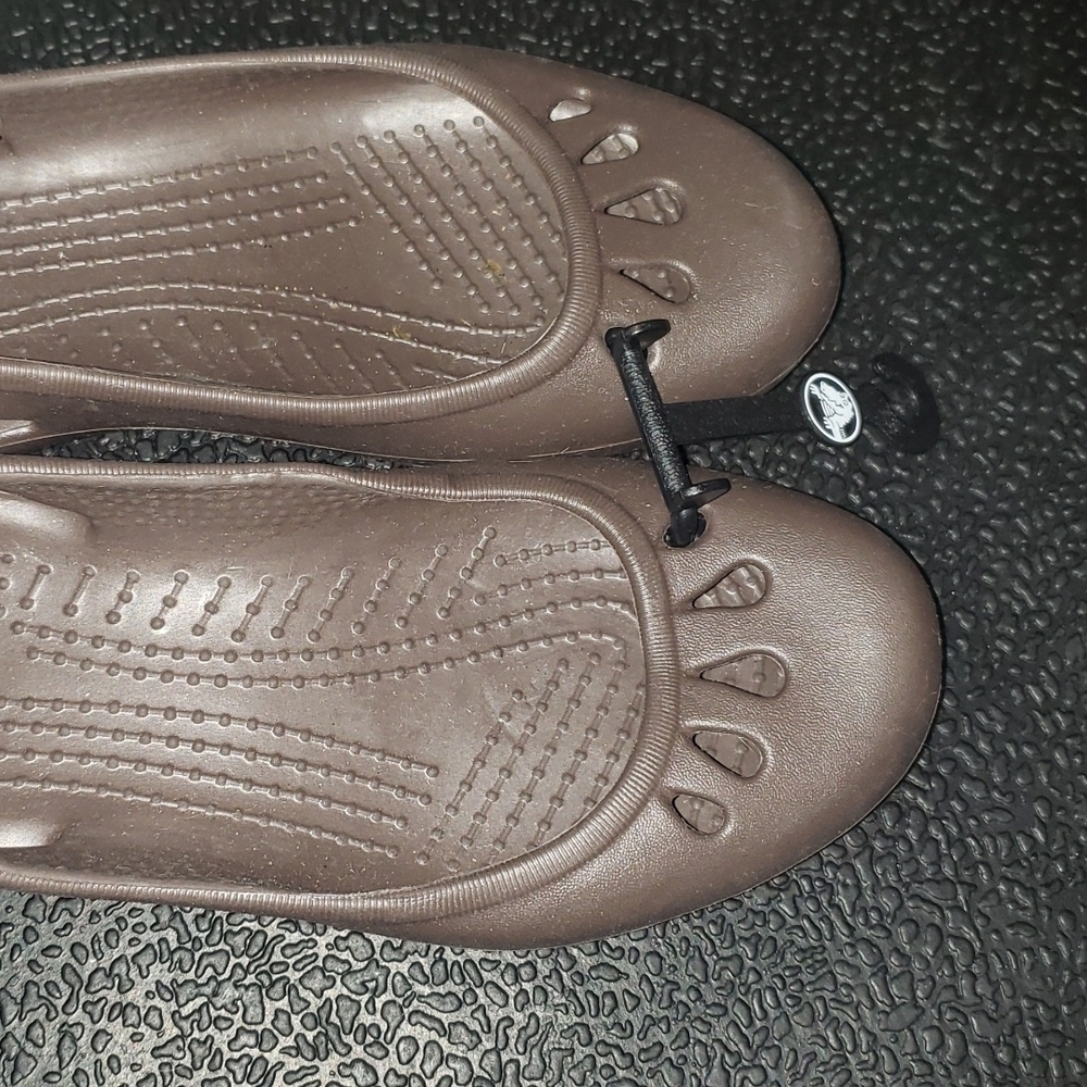 ⭐NWT Croc Slip On Shoes - Picture 3 of 5